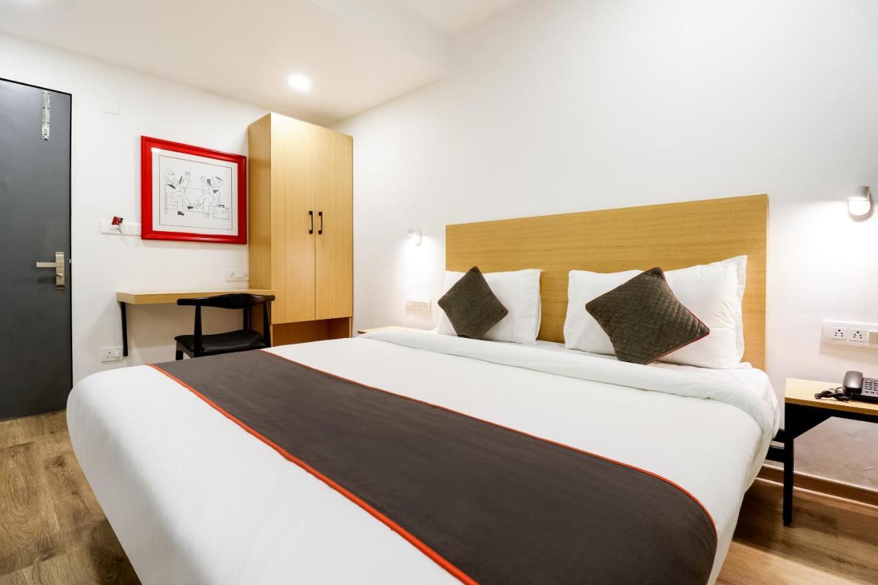 Hotel Oyo Townhouse 169 Aqua Corridor Bhatha Exterior foto